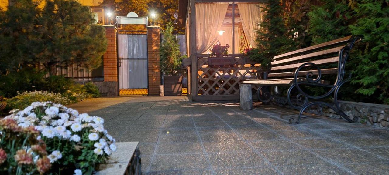 Отель Glove House Krementsjuk Eksteriør bilde